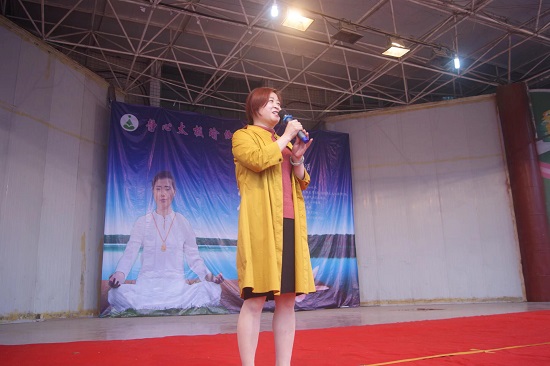 西航花园社区主任王爱 讲话