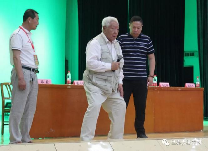 马海龙讲解示范