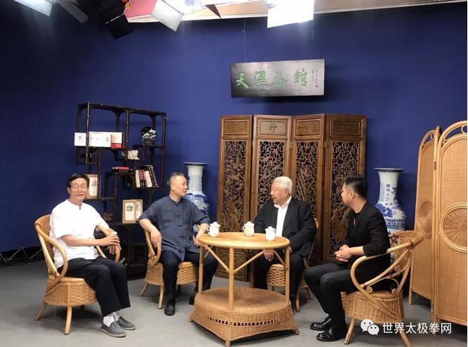 李树模、余功保、马海龙在电视台