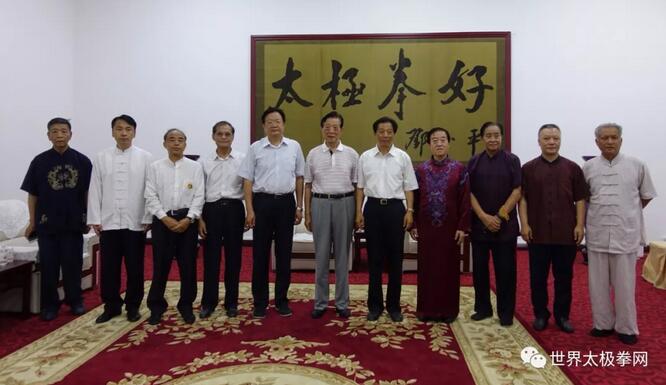参加活动的领导、嘉宾