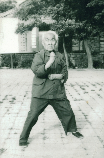 洪均生先生