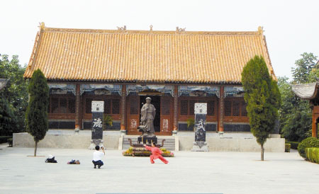 与少林寺相比,陈家沟的游客有些稀少