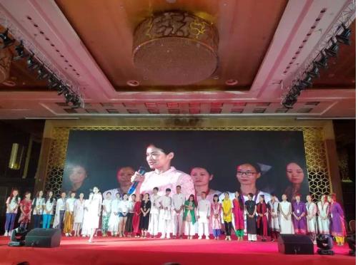 全国秘书长代表曹鲁菁女士讲话