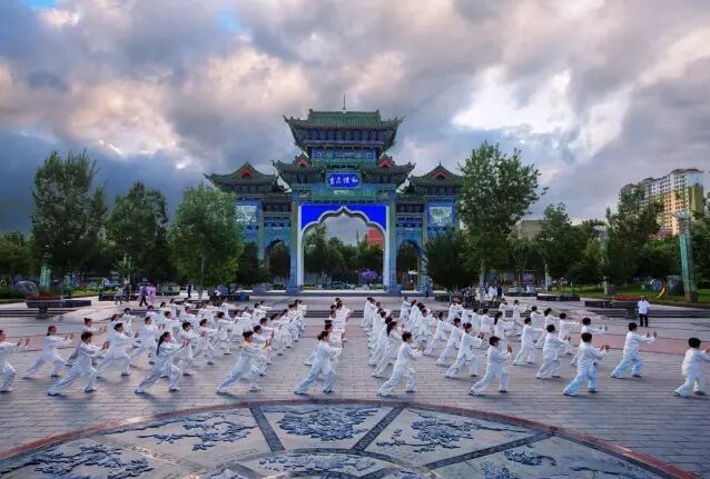 ��˿·̫���У�