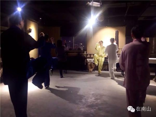 ͬһ̫������ɽ��У