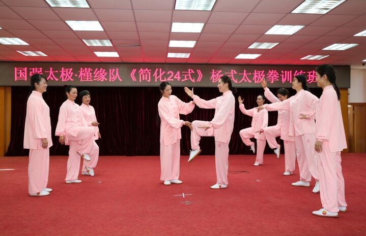 3������ǿ̫����������������Ե��&nbsp;&nbsp;&nbsp;
&nbsp;  �ӳ������㲨