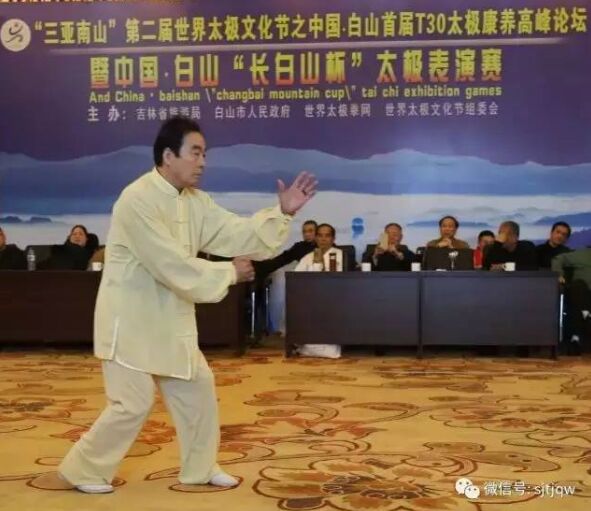 ��ï������