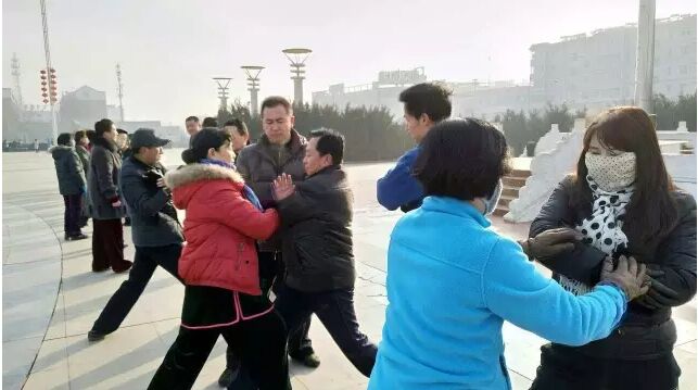 白安有老师现场教授太极推手基本技能