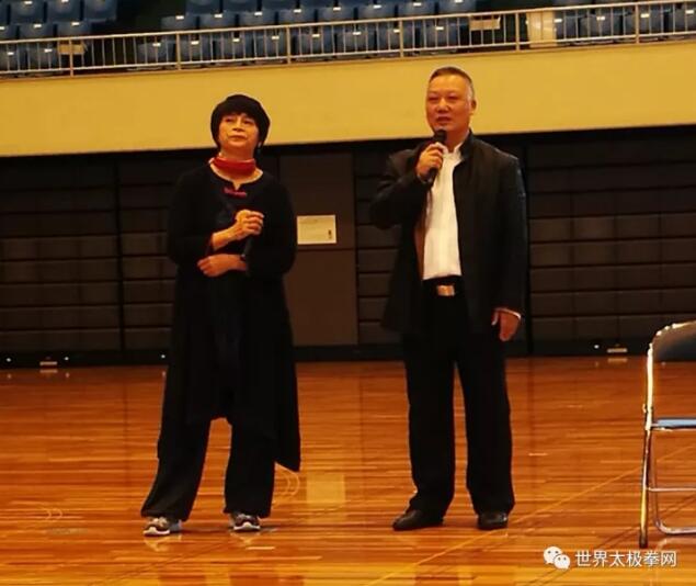 余功保先生为全体代表进行讲座