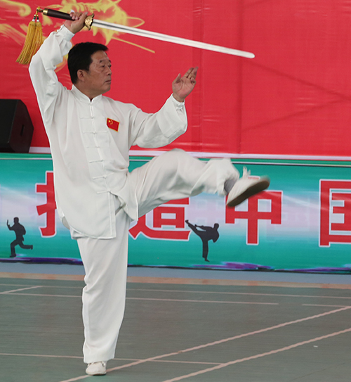 王六运表演武当小花剑