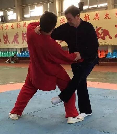 踢打