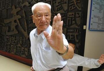 蔡龙云
