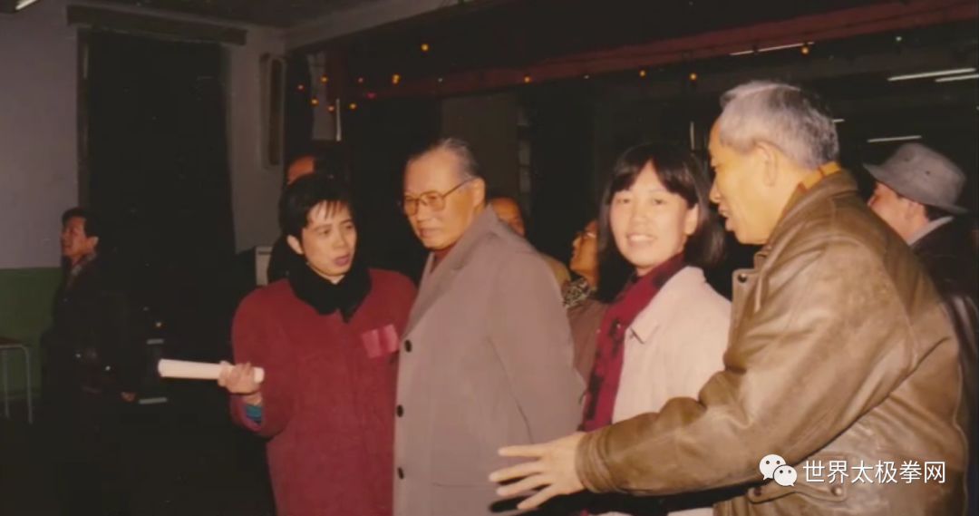 参观中国科学院武协成立十周年成果展