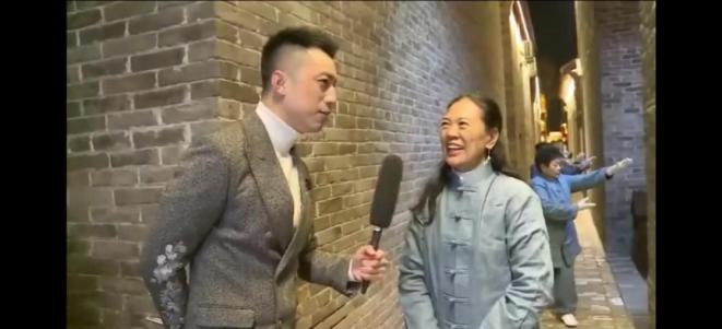 鸣生亮常务副会长张小瑛接受媒体采访