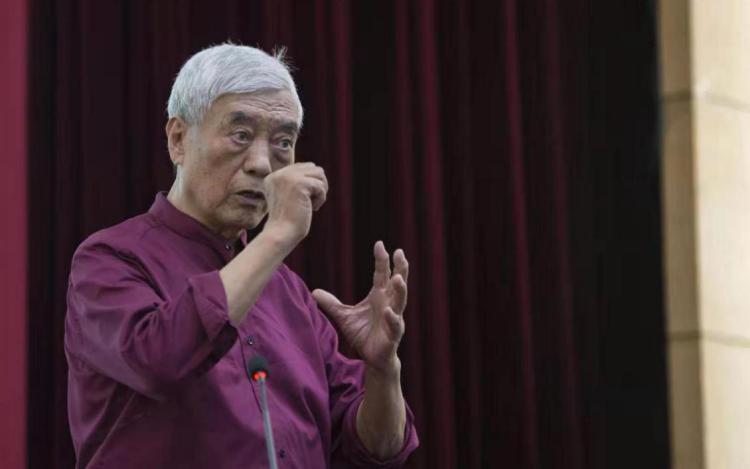 张全亮老师在讲课